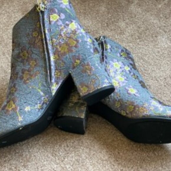 Zigi Soho Ankle Boots - Picture 2 of 4